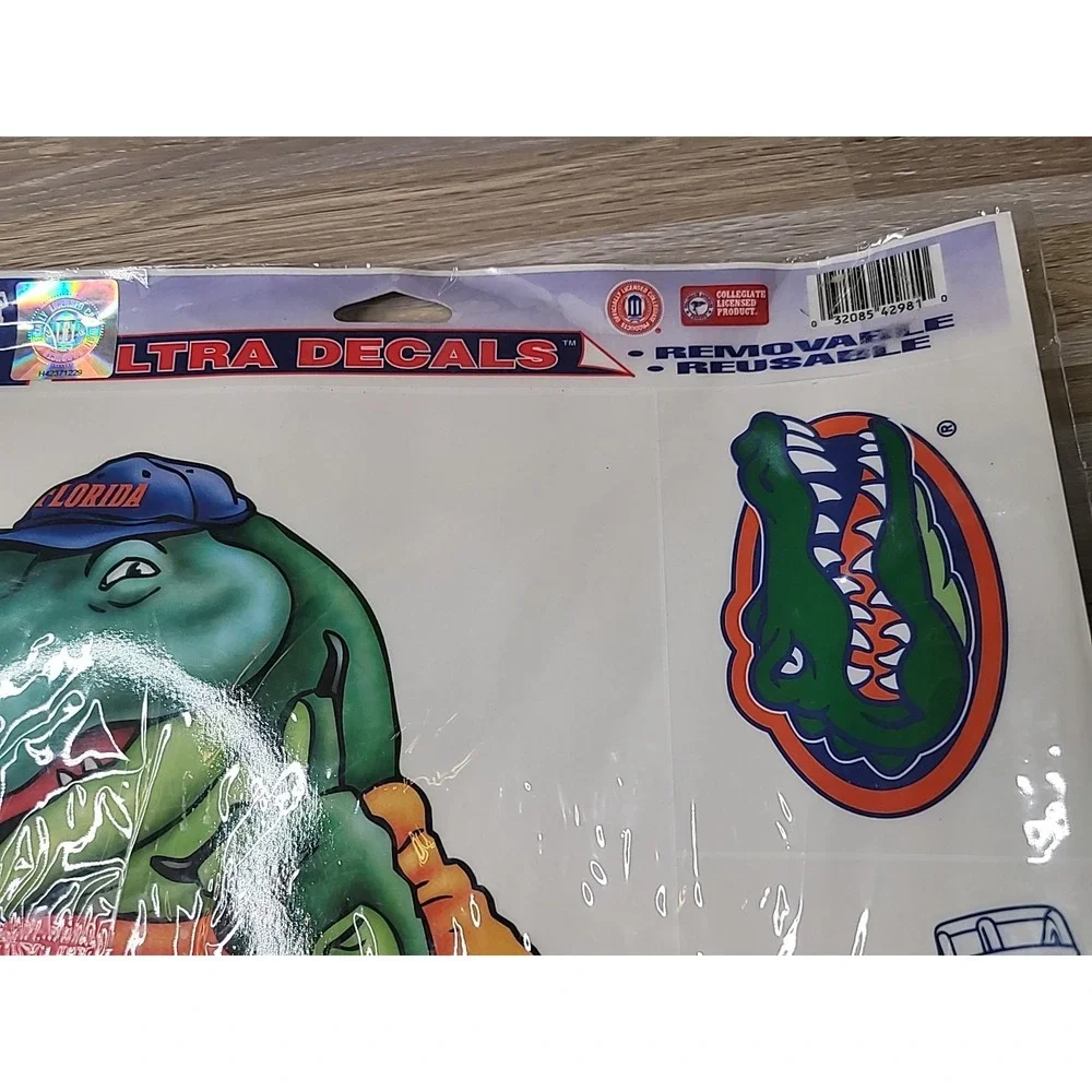 HUGE LOT of Florida Gators Decor! 5 Team Flags,‎ 4 Sets of Wall Decals ALL NEW